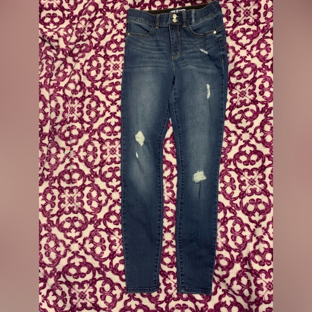 Dark Blue Skinny Ripped jeans. Size 5 in Juniors. (never worn)